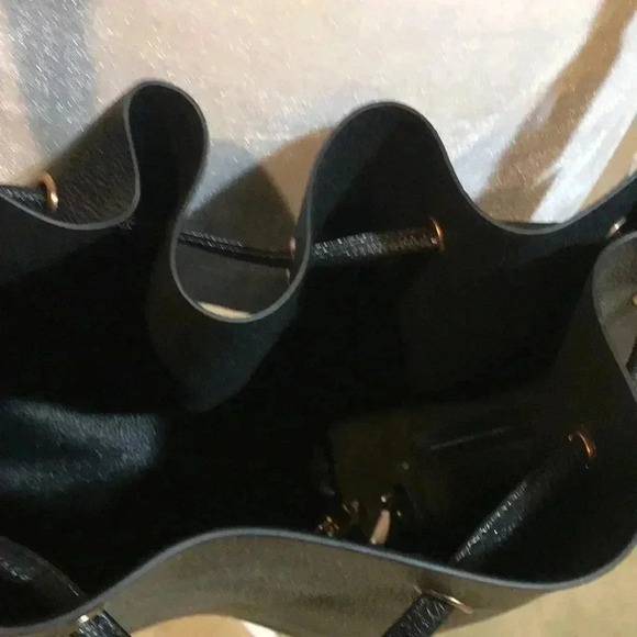 NWT Black Faux Leather Drawstring Bucket Shoulder Bag with wristlet. - Picture 4 of 12